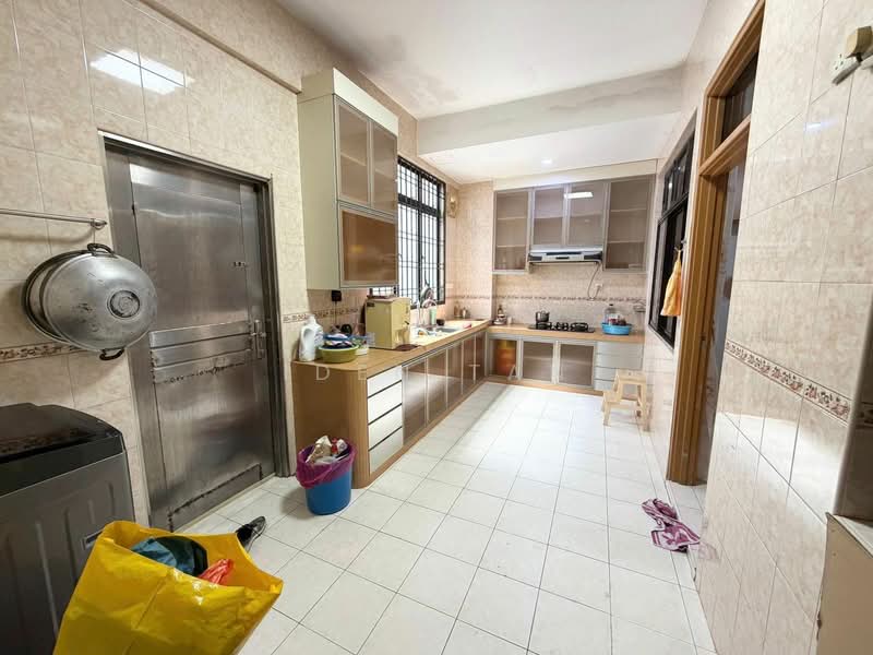 2-storey Terraced House for Sale in Taman Perling (Perling) - Iden Tan - Kitchen - PropertyGuru.com.my
