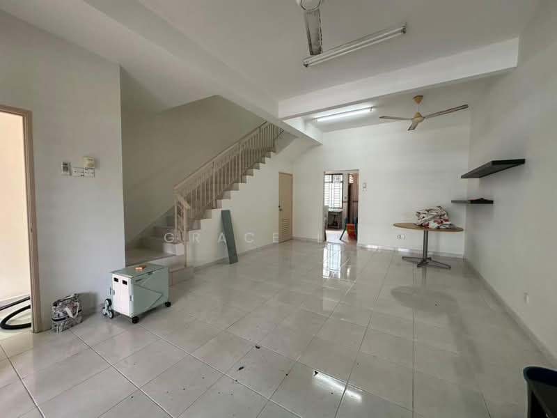BANDAR JAYA PUTRA untuk Untuk Disewa - RM 2,400 /bulan, Feb 2026 - Living Room - PropertyGuru.com.my