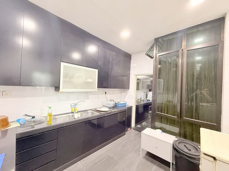 Seri Austin - Terrace Homes untuk Untuk Disewa - RM 3,600 /bulan, Mac 2026 - Kitchen - PropertyGuru.com.my