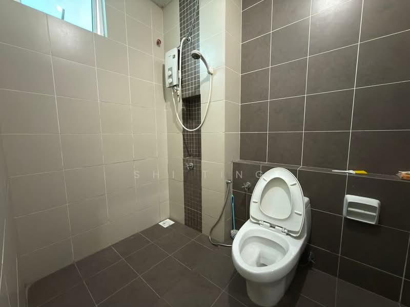 Apartment for Sale at D'Rich Executive Suites - Shi Ting - Bathroom - PropertyGuru.com.my