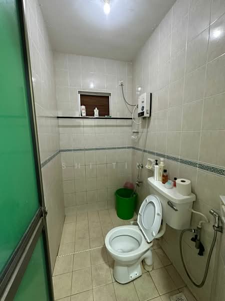 Taman Impian Emas untuk Untuk Dijual - RM 900,000, Feb 2026 - Bathroom - PropertyGuru.com.my