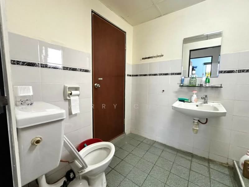 Apartment for Sale at Seri Mutiara Apartment - Merry Chua - Bathroom - PropertyGuru.com.my