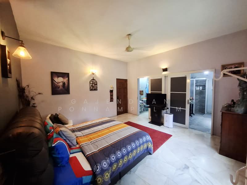 Rumah Banglo untuk Dijual di Taman Yarl (Jalan Klang Lama (Old Klang Road)) - GAJENDRAN PONNAMPALAM - Bedroom - PropertyGuru.com.my