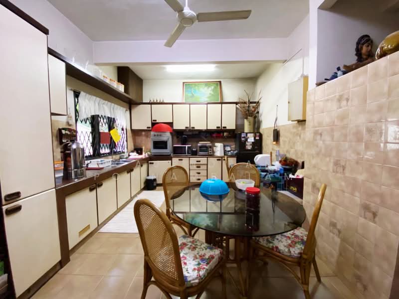 Rumah Banglo untuk Dijual di Taman Yarl (Jalan Klang Lama (Old Klang Road)) - GAJENDRAN PONNAMPALAM - Kitchen - PropertyGuru.com.my