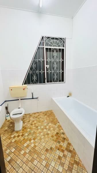 Semi-Detached House for Sale in Taman Bagan Ajam (Butterworth) - Kent Chuah - Bathroom - PropertyGuru.com.my