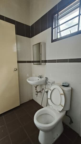 Idaman Residence untuk Untuk Disewa - RM 2,700 /bulan, Feb 2026 - Bathroom - PropertyGuru.com.my