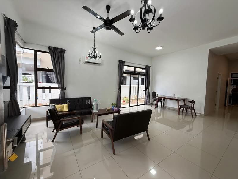 Cluster House for Rent in Bukit Indah (Iskandar Puteri (Nusajaya)) - Kinki Teow - Living Room - PropertyGuru.com.my