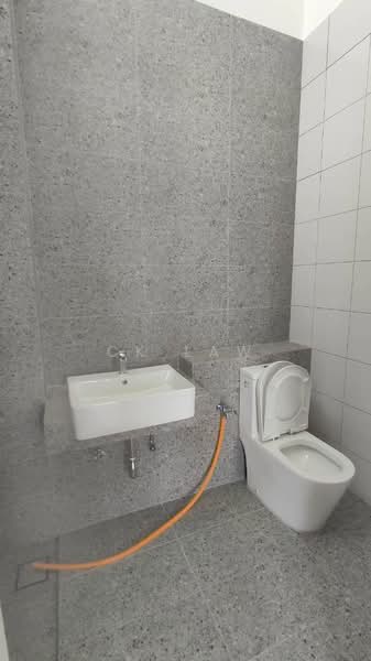 2-storey Terraced House for Rent in Eco Majestic (Semenyih) - CK Law - Bathroom - PropertyGuru.com.my