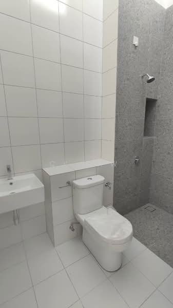 2-storey Terraced House for Rent in Eco Majestic (Semenyih) - CK Law - Bathroom - PropertyGuru.com.my