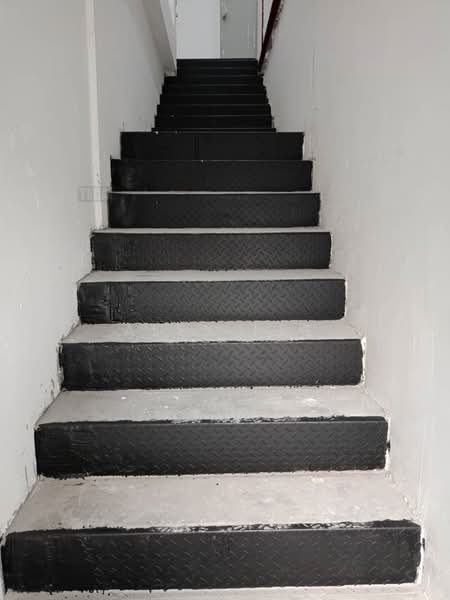 Warehouse for Rent in Puchong (Selangor) - Alex Lee - Corridor - PropertyGuru.com.my