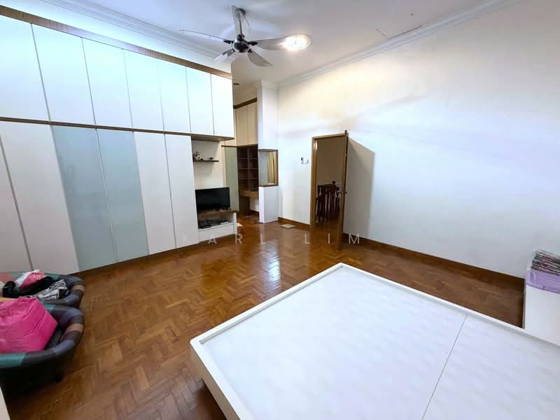 2-storey Terraced House for Sale in Taman Perling (Perling) - Karl Lim - Bedroom - PropertyGuru.com.my