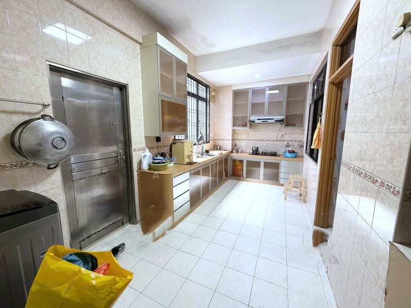 2-storey Terraced House for Sale in Taman Perling (Perling) - Karl Lim - Kitchen - PropertyGuru.com.my
