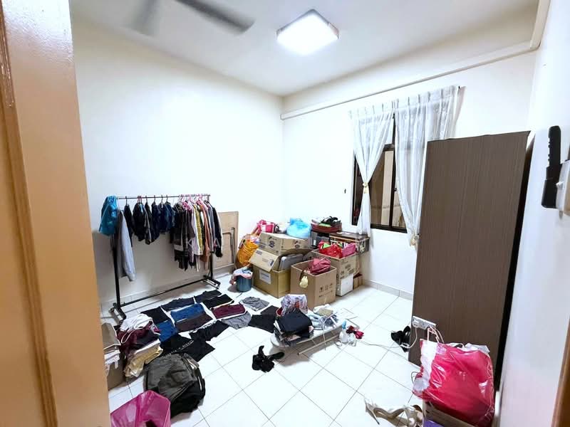 2-storey Terraced House for Sale in Taman Perling (Perling) - Karl Lim - Bedroom - PropertyGuru.com.my