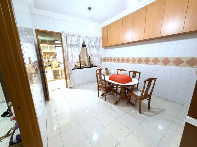 2-storey Terraced House for Sale in Taman Perling (Perling) - Karl Lim - Dining Room - PropertyGuru.com.my