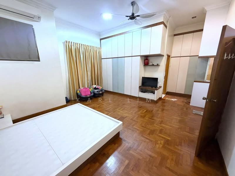 2-storey Terraced House for Sale in Taman Perling (Perling) - Karl Lim - Bedroom - PropertyGuru.com.my