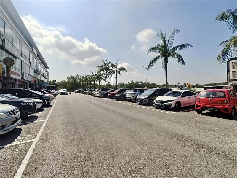 Main Road Tenanted 3-Storey Shop untuk Untuk Dijual - RM 2,600,000, Mac 2026 - Exterior - PropertyGuru.com.my