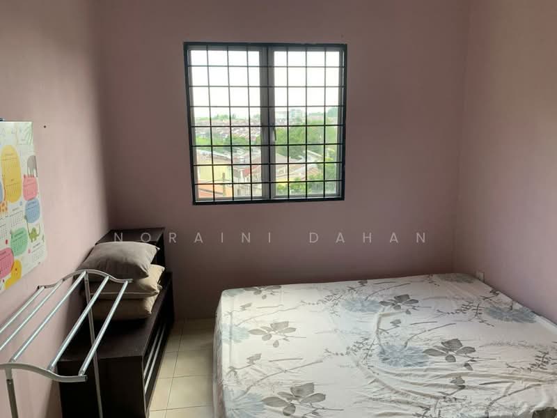 Apartment for Sale at Pangsapuri Mayang (Puncak Jalil) - Noraini Dahan - Bedroom - PropertyGuru.com.my