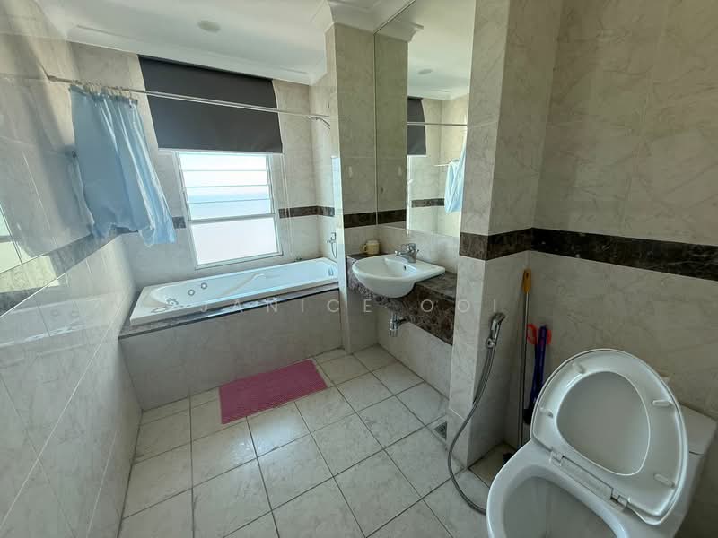 Condominium for Sale at The Cove Condominium - Janice Ooi - Bathroom - PropertyGuru.com.my