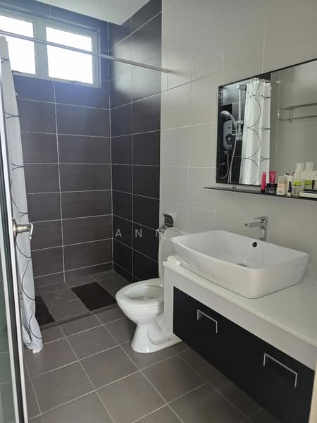 Townhouse for Sale in Taman Sutera Utama (Skudai) - Ann . - Bathroom - PropertyGuru.com.my