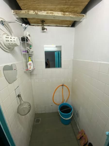 Taman Jati untuk Untuk Dijual - RM 330,000, Mac 2026 - Bathroom - PropertyGuru.com.my