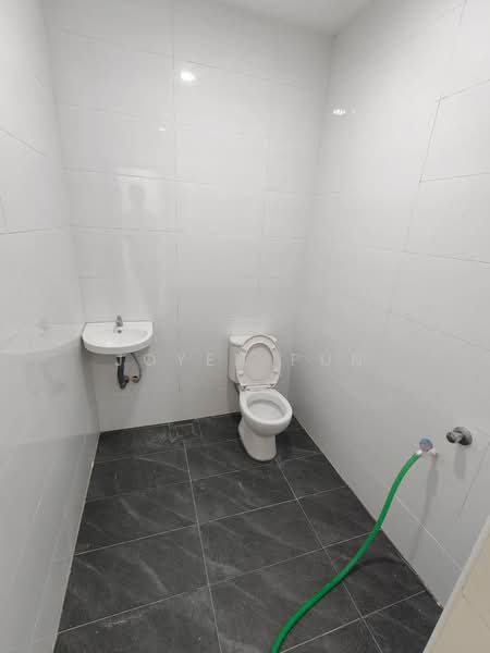 Taman Ungku Tun Aminah untuk Untuk Dijual - RM 598,000, Feb 2026 - Bathroom - PropertyGuru.com.my