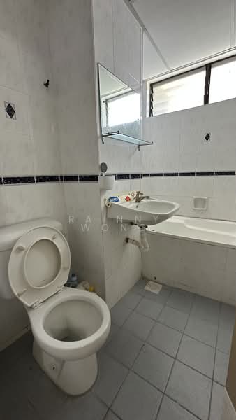 Condominium for Rent at Eden Seaview Condominium - Rainny Wong - Bathroom - PropertyGuru.com.my