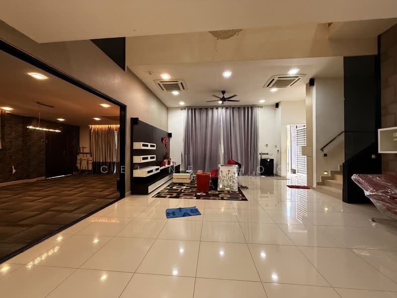 2-storey Terraced House for Sale in Setia Alam (Selangor) - Celine Khoo - Living Room - PropertyGuru.com.my