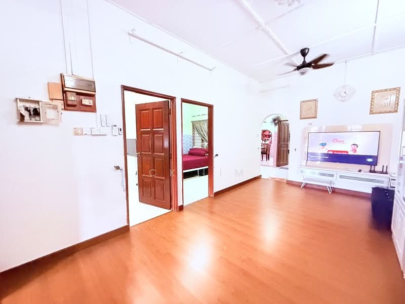 Taman Johor Jaya untuk Untuk Dijual - RM 538,000, Feb 2026 - Living Room - PropertyGuru.com.my