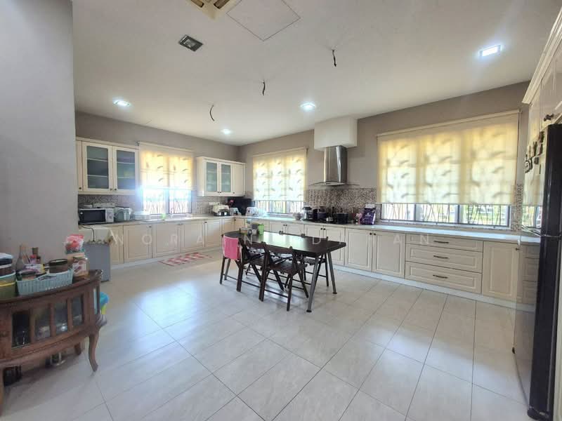 Avenue One Bandar Tun Hussein Onn BTHO Cheras untuk Untuk Dijual - RM 1,800,000, Feb 2026 - Kitchen - PropertyGuru.com.my