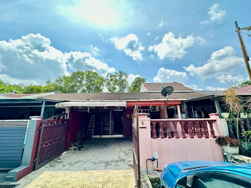 1-storey Terraced House for Sale in Bandar Kinrara Seksyen 5 (Bandar Kinrara) - Lukman Hakim - Exterior - PropertyGuru.com.my