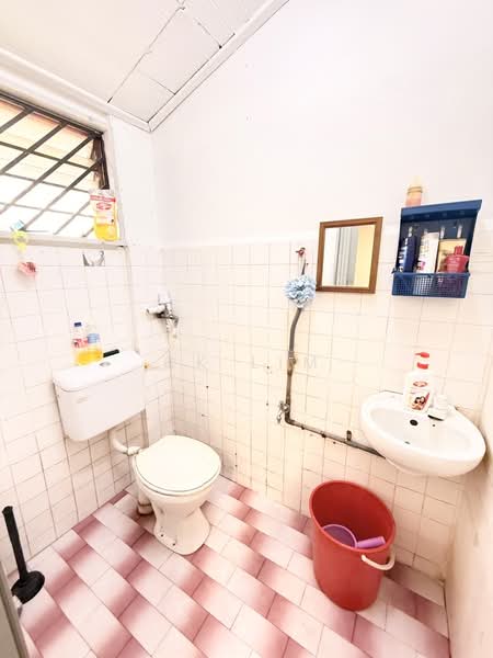 2-storey Terraced House for Sale in Taman Johor Jaya (Johor Bahru) - CK Lim - Bathroom - PropertyGuru.com.my