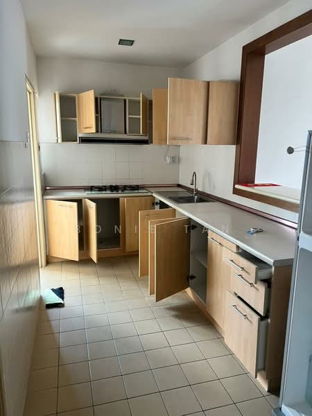 Condominium for Rent at Aman Heights Condominium - Bonie Tan - Kitchen - PropertyGuru.com.my