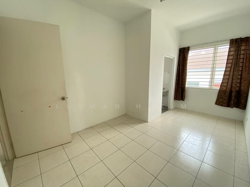 3-storey Terraced House for Sale in Kajang (Selangor) - Lukman Hakim - PropertyGuru.com.my