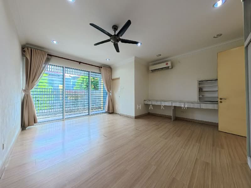3-storey Terraced House for Sale in Kajang (Selangor) - Lukman Hakim - PropertyGuru.com.my