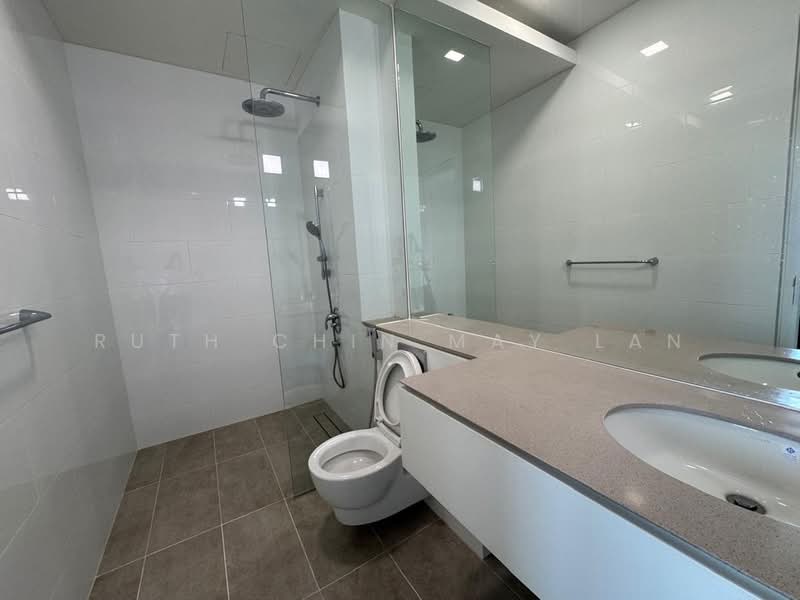 Service Residence for Sale at Senada Residence @ KLGCC Resort - Ruth Chin May Lan - Bathroom - PropertyGuru.com.my