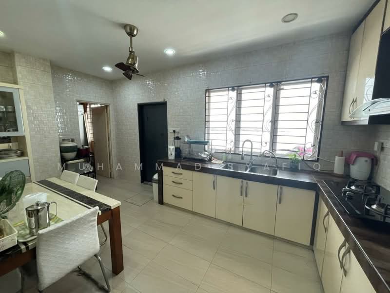 2.5-storey Terraced House for Sale in USJ Heights (Subang Jaya) - Muhammad Syafiq - Kitchen - PropertyGuru.com.my