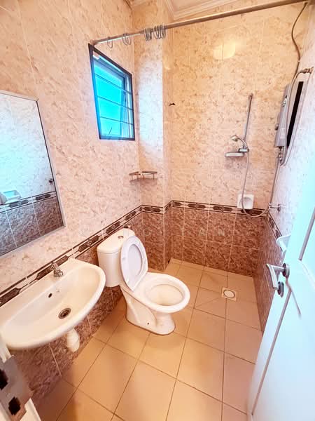 2-storey Terraced House for Sale in Putra Heights (Subang Jaya) - Weng Tan - Bathroom - PropertyGuru.com.my