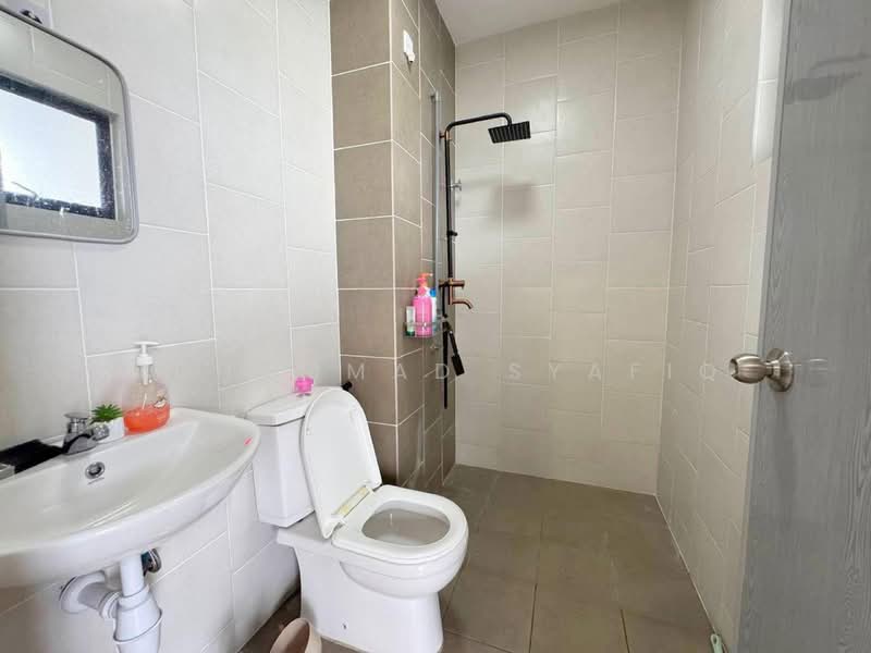 2-storey Terraced House for Sale in Hulu Langat (Selangor) - Muhammad Syafiq - Bathroom - PropertyGuru.com.my