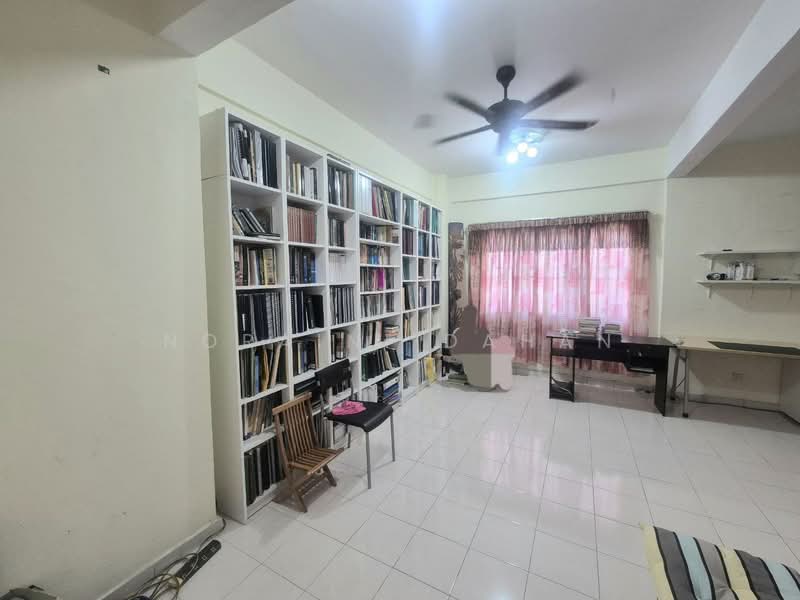 Apartment for Sale at Selesa I Resort Apartment (Pangsapuri Damai Mewah B) - Noraini Dahan - Study - PropertyGuru.com.my