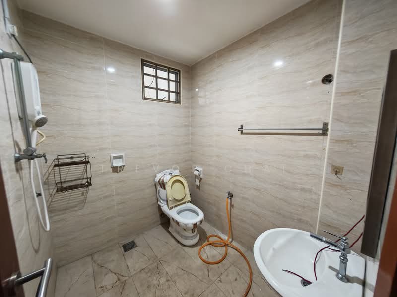 Semi-Detached House for Sale in Jalan Klang Lama (Old Klang Road) (Kuala Lumpur) - Trevor Chai - Bathroom - PropertyGuru.com.my
