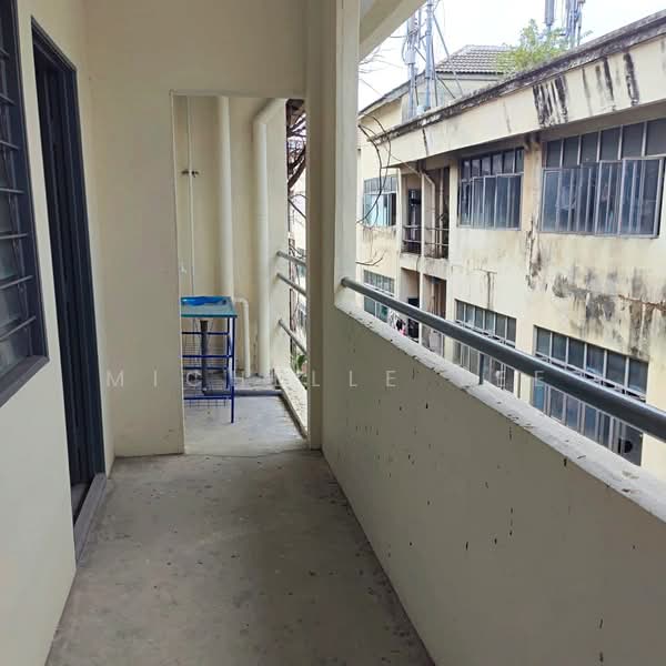 Shop / Office for Rent in Taman Perindustrian Pulau Indah (Klang) - Michelle Tee - Balcony - PropertyGuru.com.my