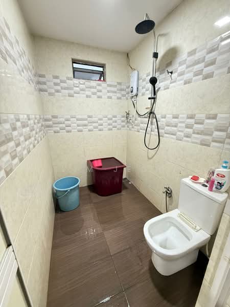 1-storey Terraced House for Sale in Taman Pandamaran Jaya (Pelabuhan Klang) - Lim Jeon - Bathroom - PropertyGuru.com.my