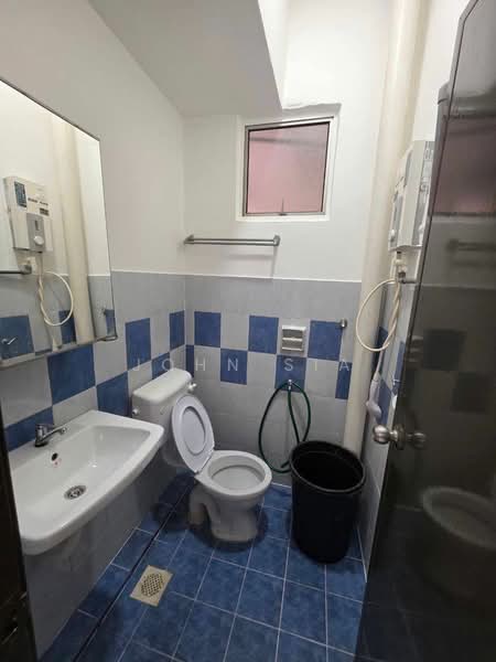 Apartment for Sale at Nusa Bestari Shoplot Apartment - John Sia - Bathroom - PropertyGuru.com.my