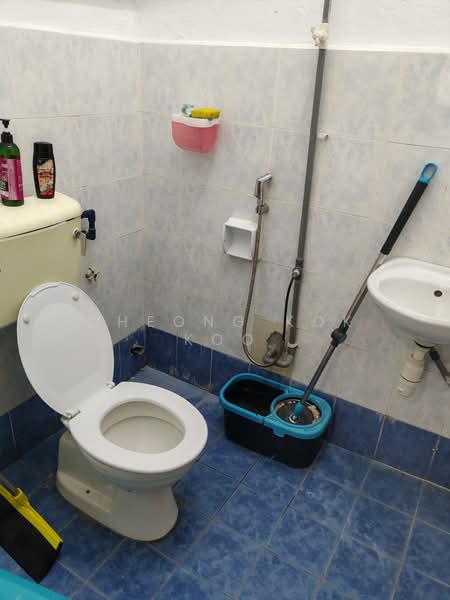 Shop / Office for Rent in Kajang (Selangor) - Cheong Kok Koo - Bathroom - PropertyGuru.com.my