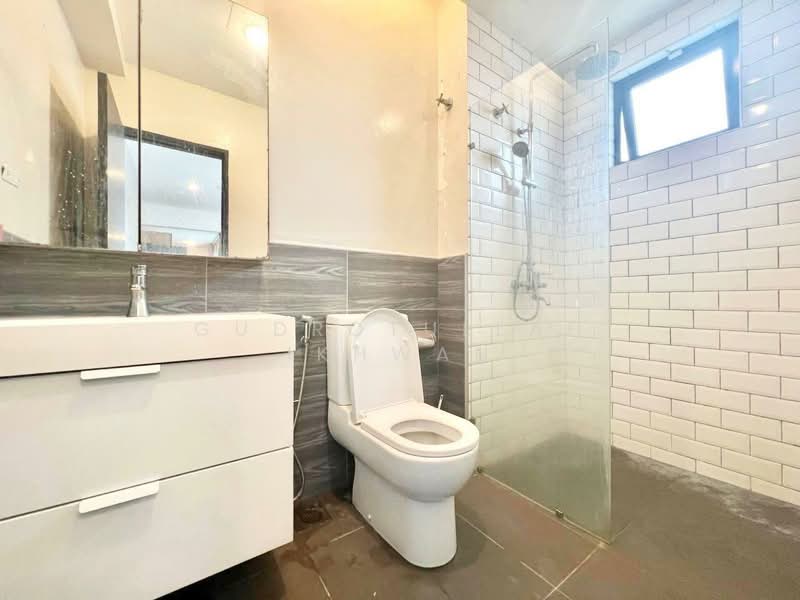 Semi-Detached House for Sale in Taman Mutiara Indah (Puchong) - Gudrotullah Ikhwan - Bathroom - PropertyGuru.com.my