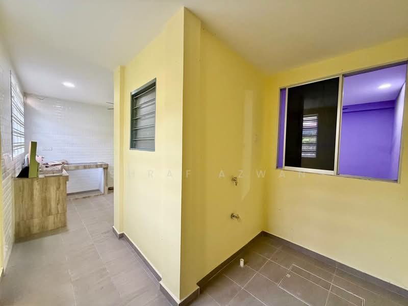 Taman Sutera untuk Untuk Dijual - RM 680,000, Mac 2026 - Kitchen - PropertyGuru.com.my
