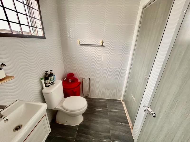 Taman Universiti untuk Untuk Dijual - RM 565,000, Feb 2026 - Bathroom - PropertyGuru.com.my