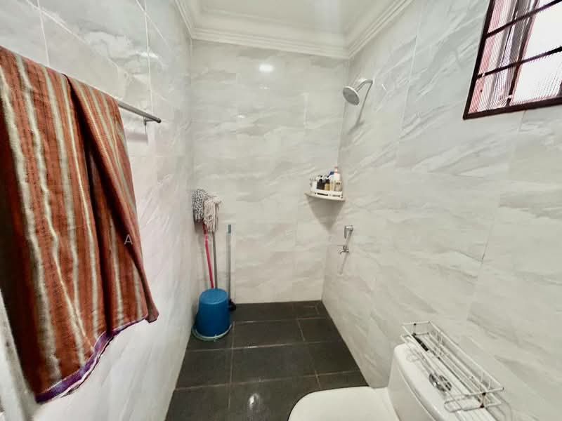 Taman Universiti untuk Untuk Dijual - RM 565,000, Feb 2026 - Bathroom - PropertyGuru.com.my