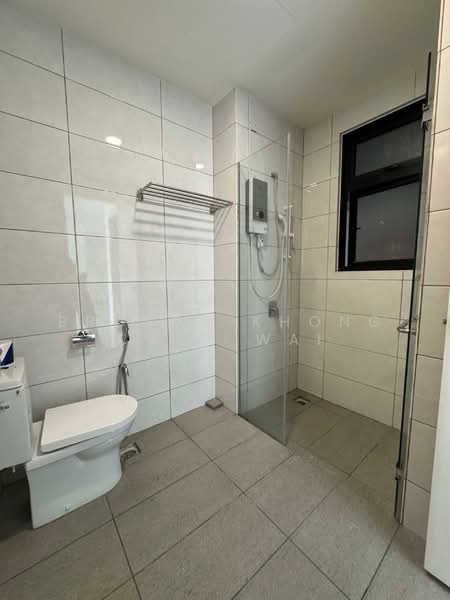 Service Residence for Sale at Conezion Residences - Broson Khong Chun Wai - Bathroom - PropertyGuru.com.my