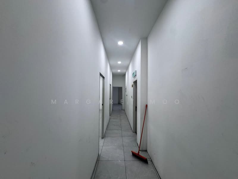Shop for Rent in Taman Pelangi (Johor Bahru) - Margaret Moo - Corridor - PropertyGuru.com.my
